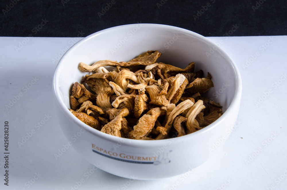 Gastronomie, mise en place, restaurant, preparation, cuisine Gastronomie, mise en place, restaurant, preparation, cuisine