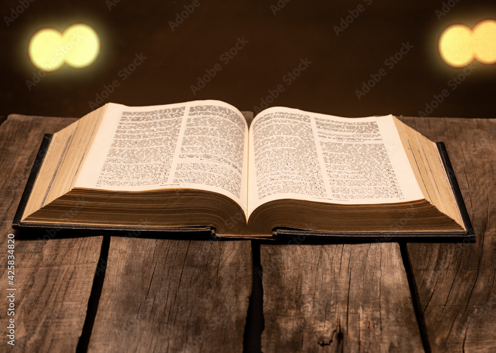 Obraz premium Jesus Christ praying at night