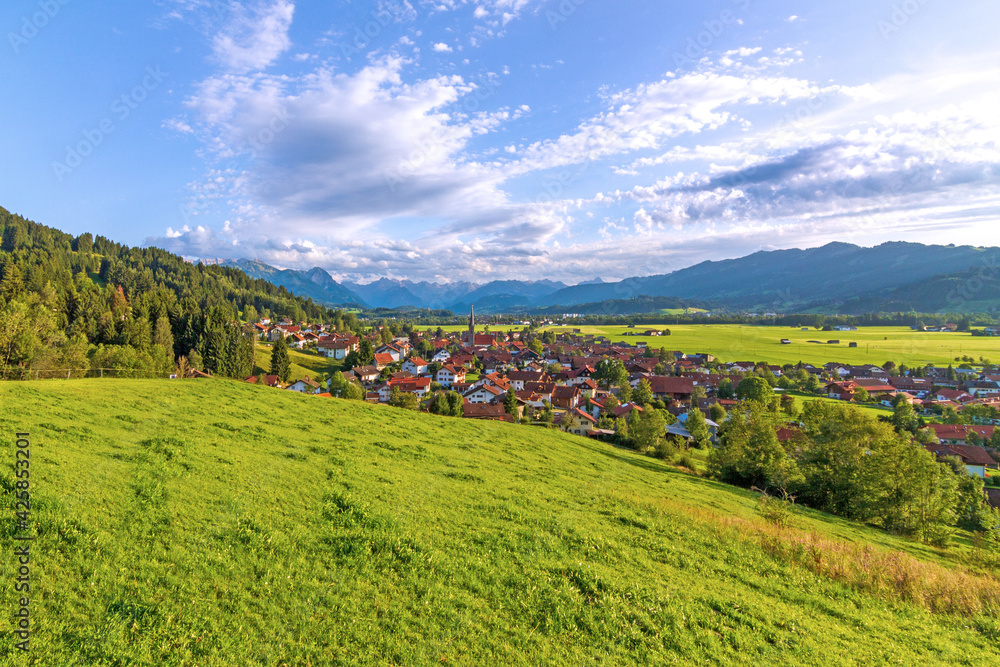 Allgäu - Burgberg - Sommer - Ortsansicht - Weinberg