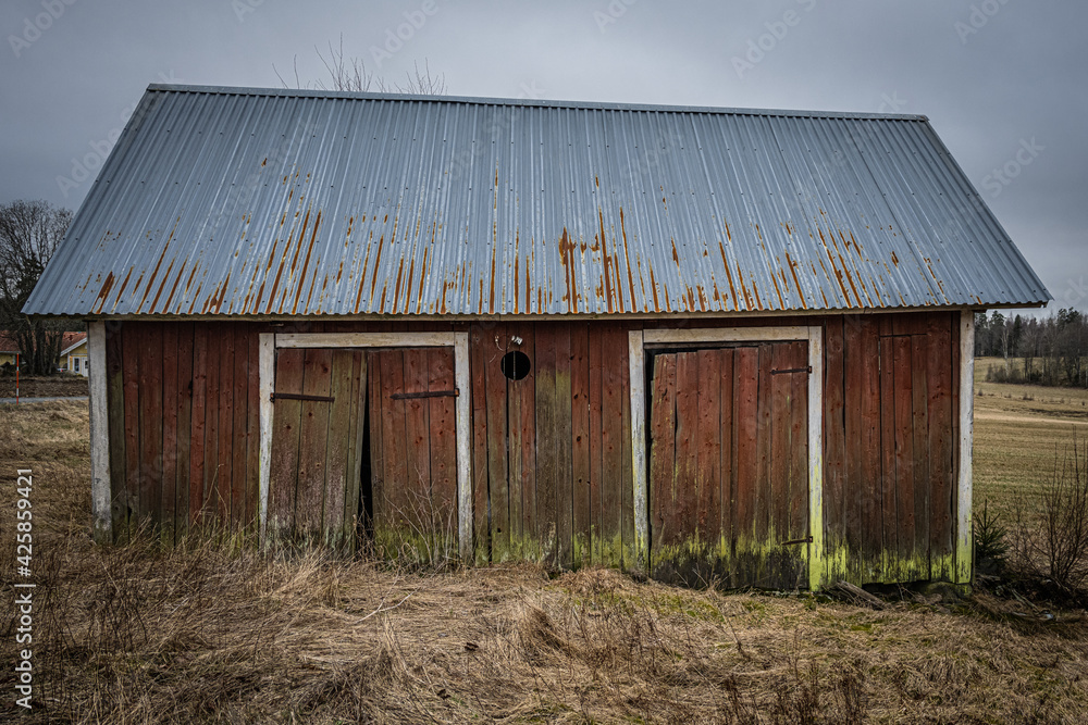 Fototapeta premium old abandoned barn