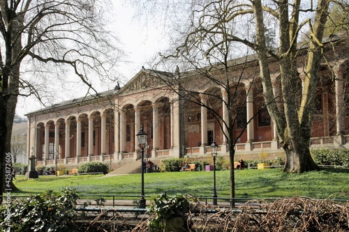 alte historische Trinkhalle in Baden-Baden photo