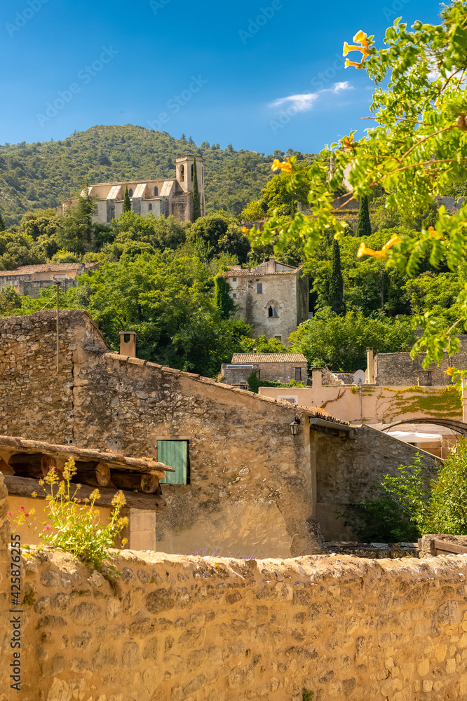 Fototapeta premium Goult in Provence, village perched on the mountain, typical street 