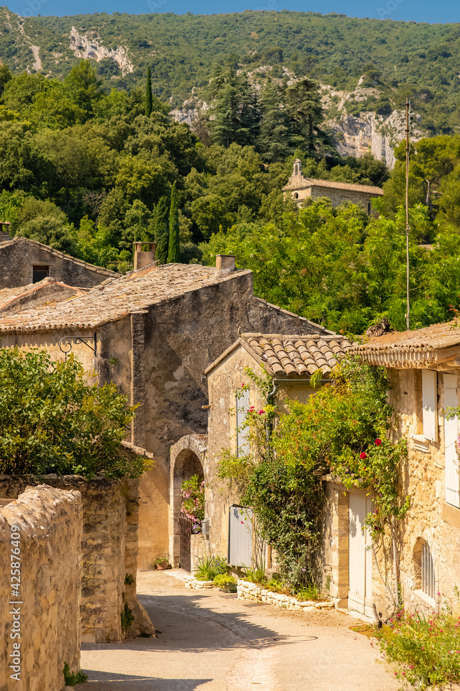 Goult in Provence, village perched on the mountain, typical street
