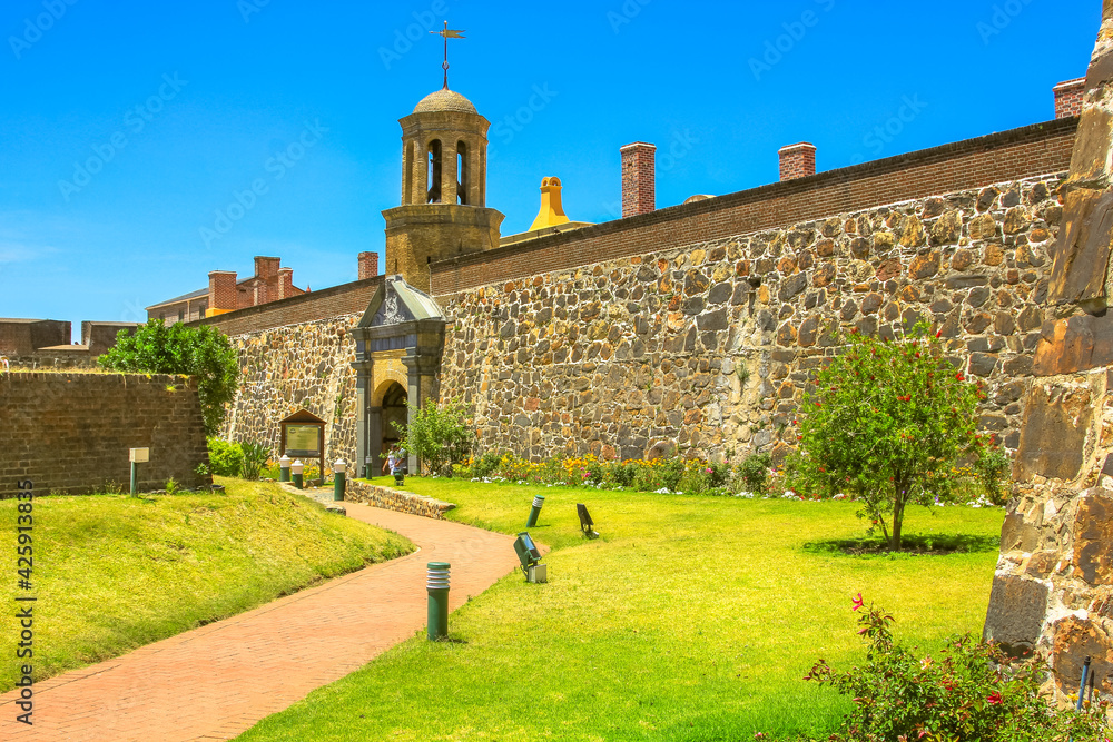 Fototapeta premium Cape Town, South Africa - January 11, 2014: green courtyard of Castle of Good Hope of Cape Town legislative capital city of South Africa.
