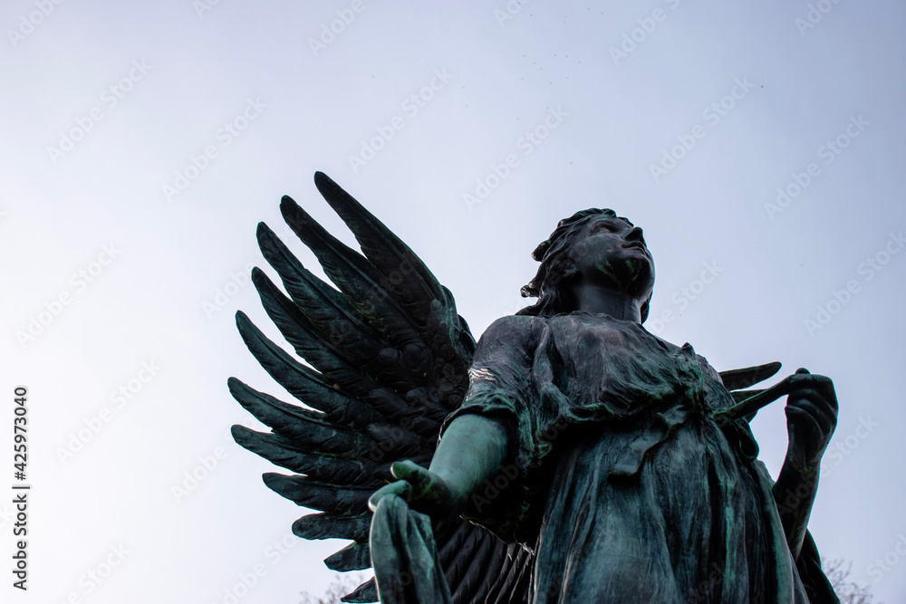 Fototapeta premium statue of angel