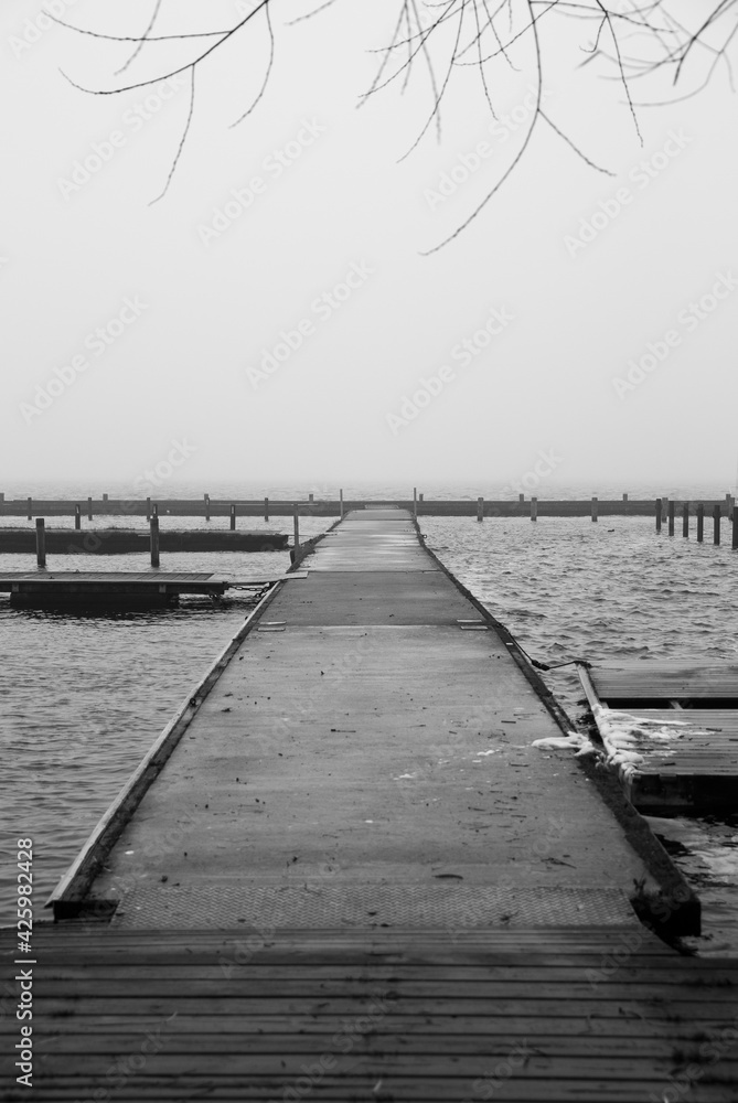 Obraz premium pier on a lake