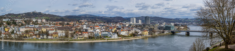 Österreich, Linz. Panorama Aufnahme vom Stadtteil Urfahr