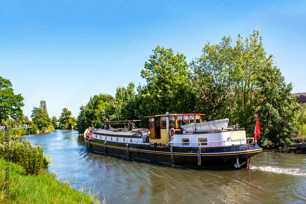 Naklejka premium Tourisme fluvial