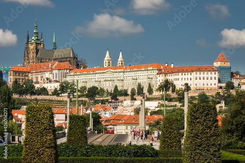 Obraz na plátně view of the old buildings, castle and cathedral under the blue sky