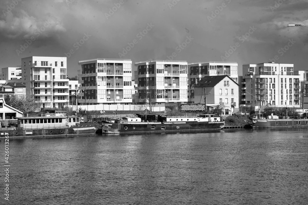 Bord de Seine en noir et blanc