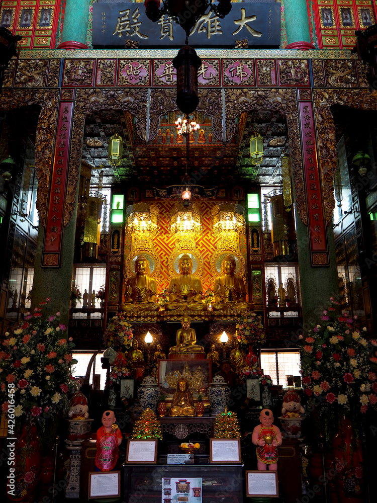 Wat Thiphaya Waree Wihan (วัดทิพยวารีวิหาร, วัดกัมโล่วยี่, 甘露禅寺) Chinese temple, Bangkok Thailand.