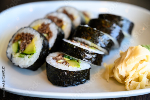 Sushi maki with biff and avocado