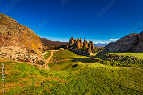 Valokuva Panoramic view of the beautiful fortress Kaleto in Belogradchik, Bulgaria