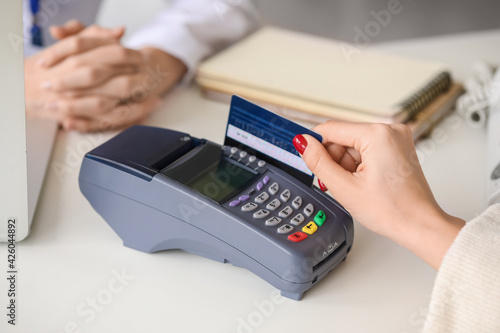 Patient paying for consulta...