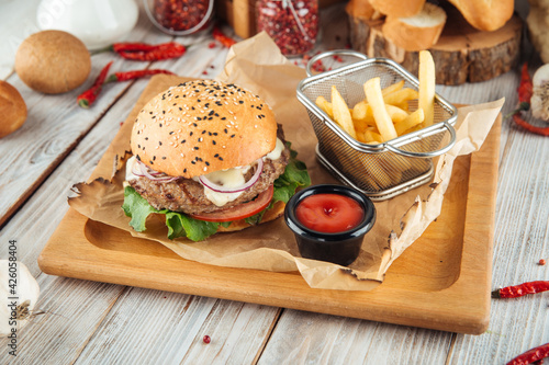 фотографія Classic american burger combo set with fries and ketchup