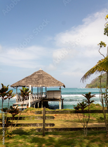 Caba  a en medio del mar caribe colombiano