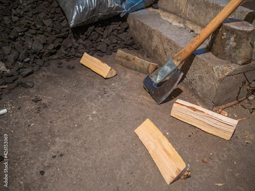 Wallpaper Mural Chop wood Torontodigital.ca