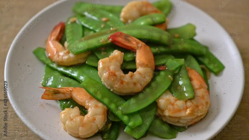 Stir-Fried Green Peas with Shrimp - Homemade food style Stir-Fried Green Peas with Shrimp - Homemade food style