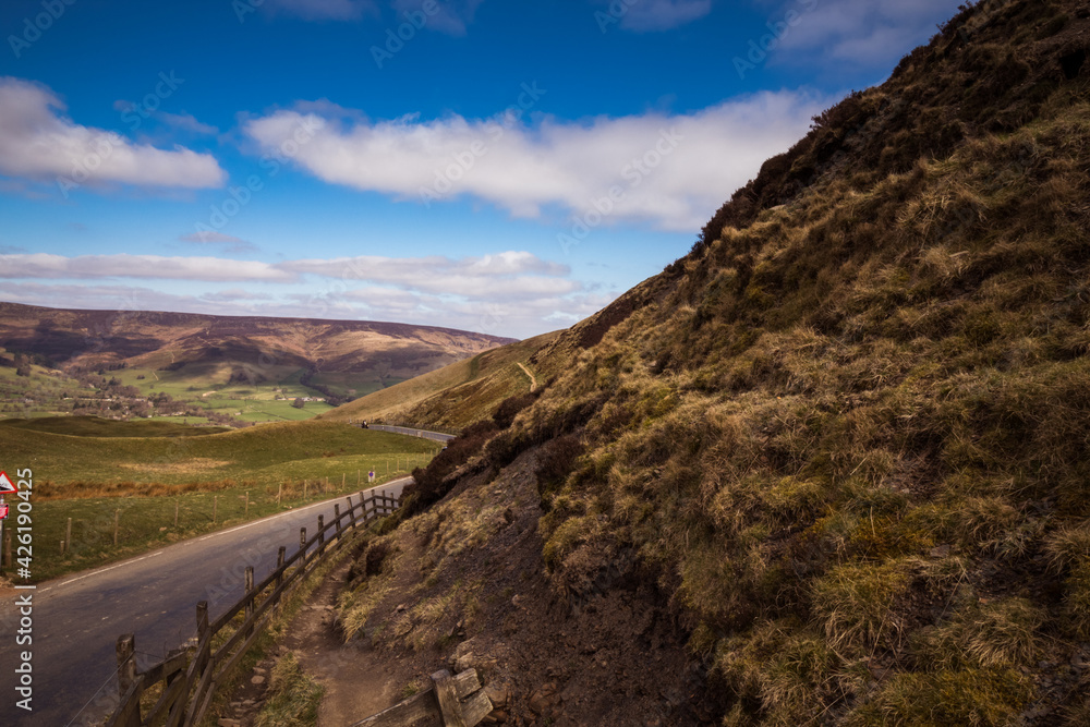 A trip along the mountain range in the Peak District, from Mam Tor to Losehill Pike Wards Piece