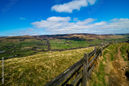 A trip along the mountain range in the Peak District, from Mam Tor to Losehill Pike Wards Piece