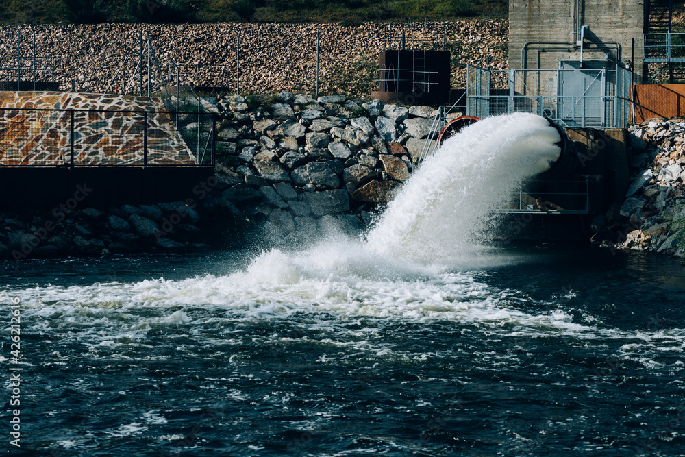 Ταπετσαρία Water discharge on a sunny day