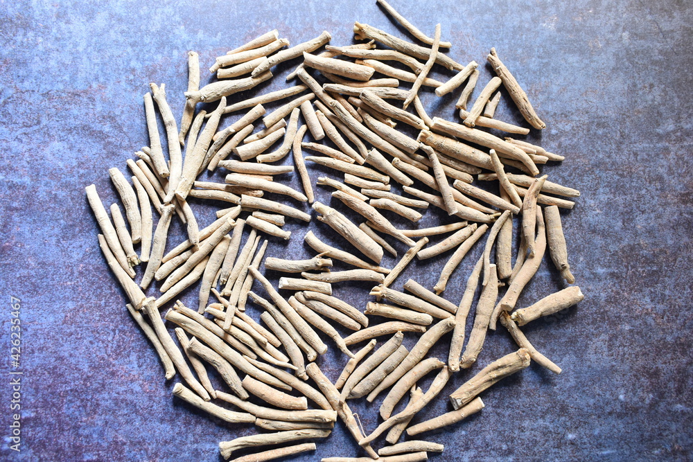 Raw whole dried Indian ginseng root