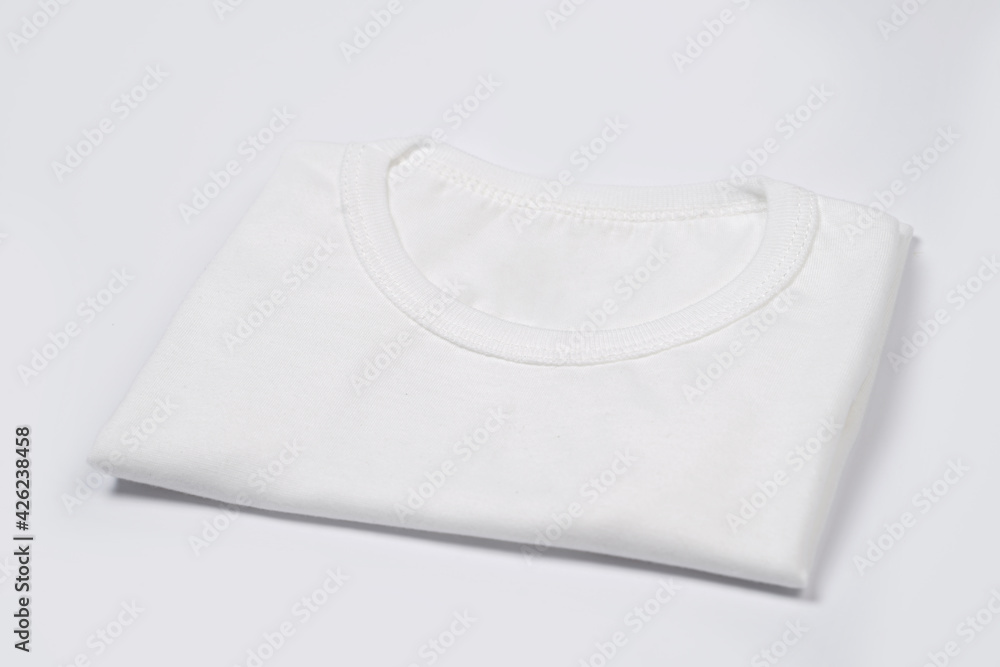 Baby T-shirt is plain white. Made of soft cotton fabric adds comfort when used. Suitable for everyday wear or clothes when traveling. The white color on the t-shirt adds to the elegant impression. Baby T-shirt is plain white. Made of soft cotton fabric adds comfort when used. Suitable for everyday wear or clothes when traveling. The white color on the t-shirt adds to the elegant impression.