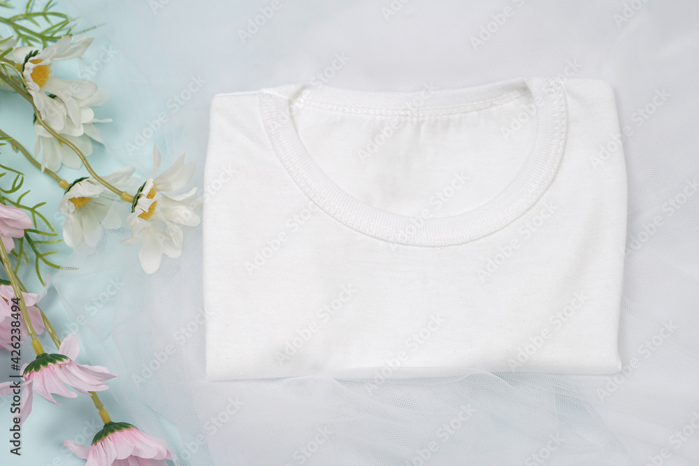 Baby T-shirt is plain white. Made of soft cotton fabric adds comfort when used. Suitable for everyday wear or clothes when traveling. The white color on the t-shirt adds to the elegant impression. Baby T-shirt is plain white. Made of soft cotton fabric adds comfort when used. Suitable for everyday wear or clothes when traveling. The white color on the t-shirt adds to the elegant impression.