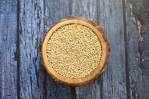 Foto Raw whole dried Sorghum millet