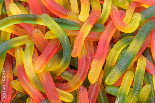 Chewing marmalade in the form of multi-colored worms.