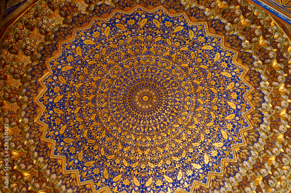Fotografie Ceiling of Tilya-Kori Madrasah in Registan square, Samarkand, Uzbekistan