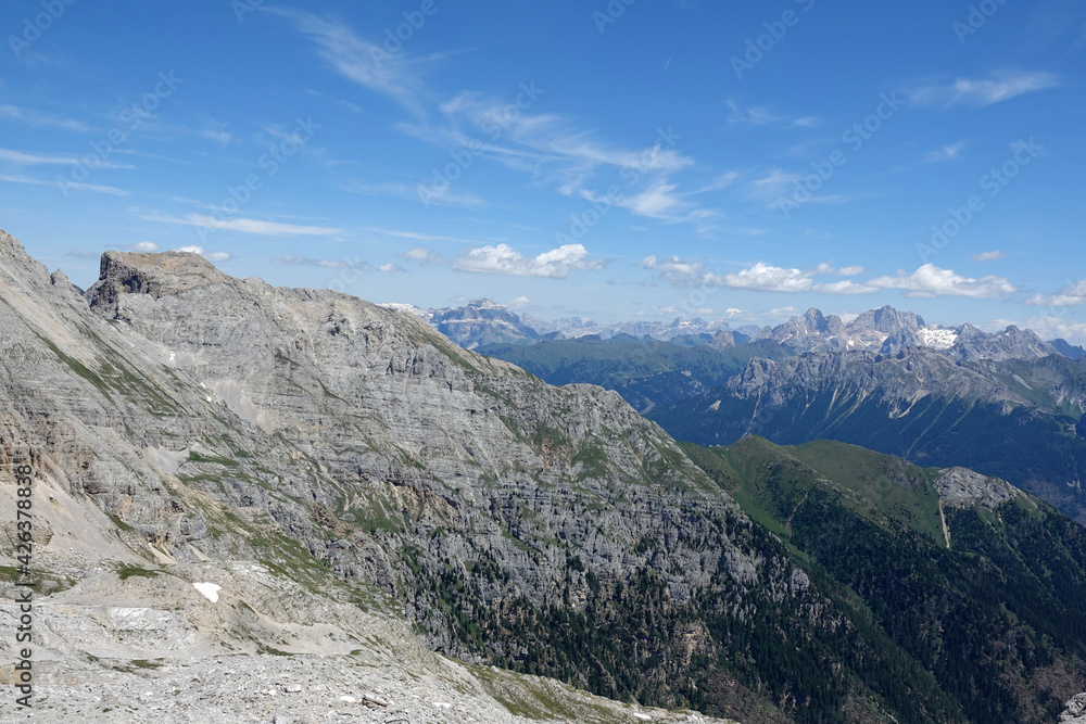 Fototapeta premium Blick vom Latemar auf Östliche Latemarspitze und Tofane