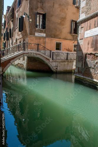 discovery of the city of Venice and its small canals and romantic alleys