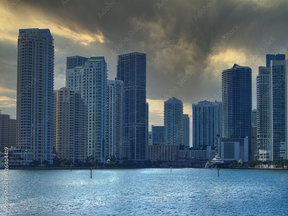 Fototapeta premium wonderful skyline over the city