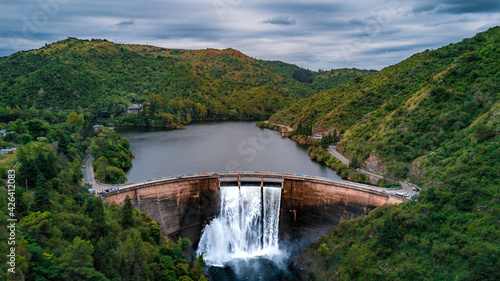 fotos aereas tomadas desde un drone del dique 