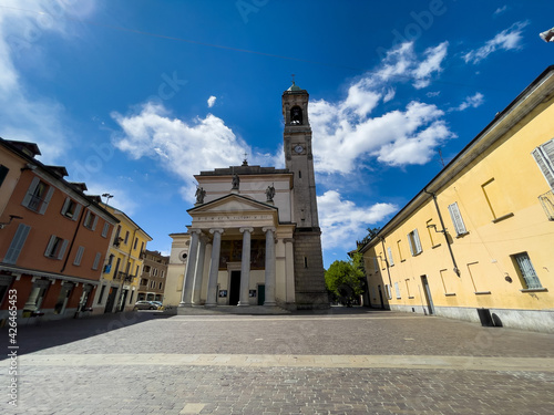 Fotografi Piazza Chiesa San Vittore Rho