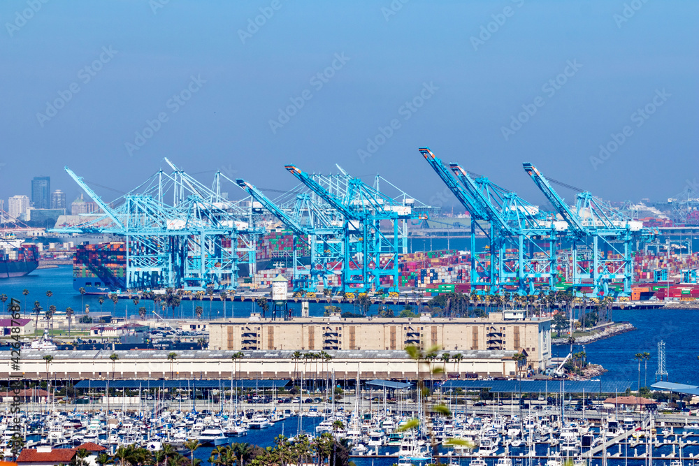 Port of Los Angeles in Long Beach, California USA  - obrazy, fototapety, plakaty 
