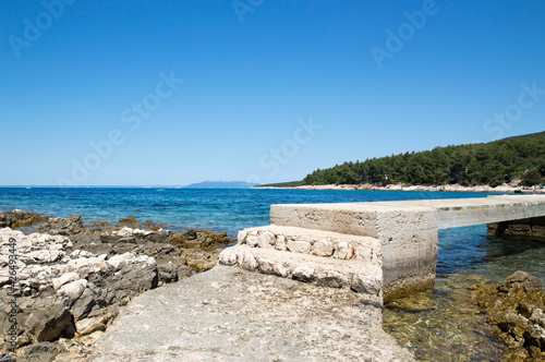 Fototapeta Naklejka Na Ścianę i Meble -  view of the sea from the beach in croatia