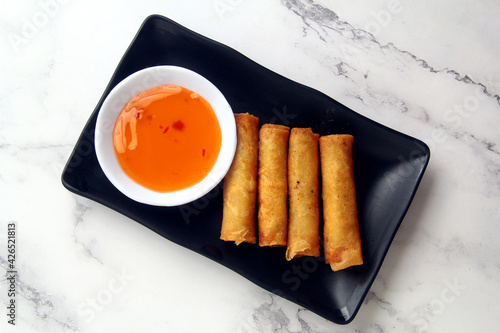 Freshly cooked Filipino food called Lumpiang Shanghai