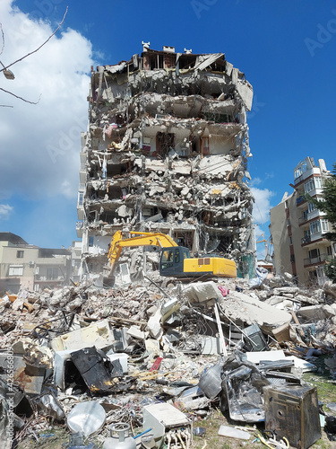 2020 earthquake in Izmir. In western Turkey on 30 October 2020, an earthquake of magnitude 6.9. The event lasted 45 seconds.