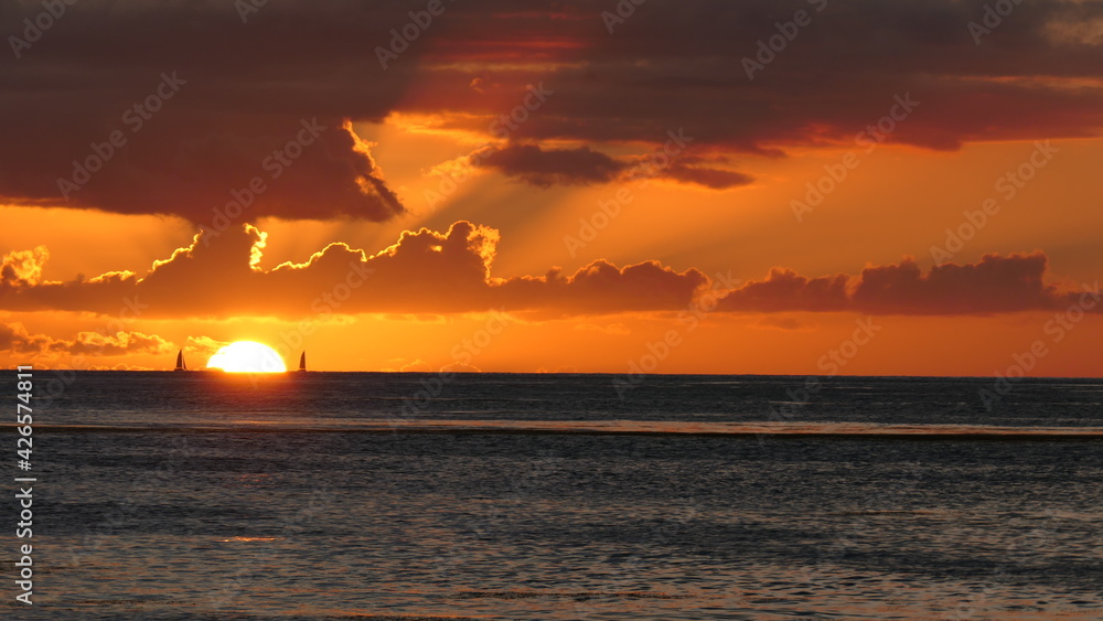 Sunset over the ocean (seen in Saint Vincent and the Grenadines) Sunset over the ocean (seen in Saint Vincent and the Grenadines)