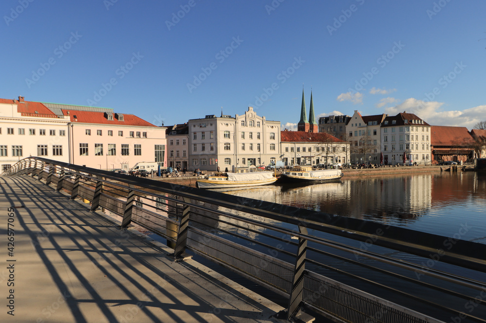 Hansestadt Lübeck; Blick von der Obertravenbrücke in Richtung Dom