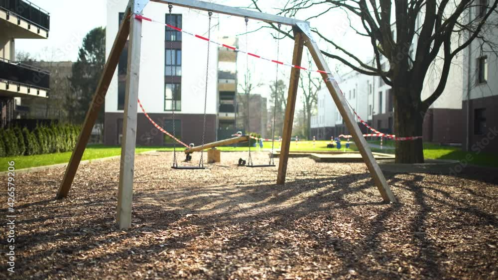 4K Hamburg Spielplatz Sperrung Corona Covid19 Lockdown 4K Hamburg Spielplatz Sperrung Corona Covid19 Lockdown