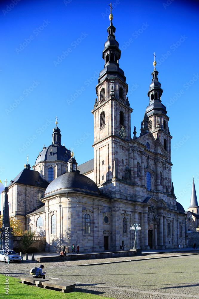 Der Dom Fulda auf dem Domplatz. Fuldaer Dom, Dom St. Salvator, Fulda, Hessen, Deutschland, Europa -- The Fulda Cathedral on the Domplatz. Fulda Cathedral, St. Salvator Cathedral, Fulda, Hesse, German