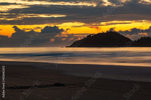  Dawn at Campeche Beach on the island of Florianopolis / Santa Catarina, in fact one of the most beautiful dawns that you can contemplate here.