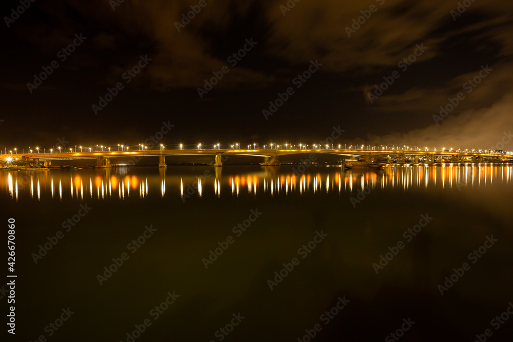 Fototapeta premium colombo sales bridge florianopolis long night exposure.