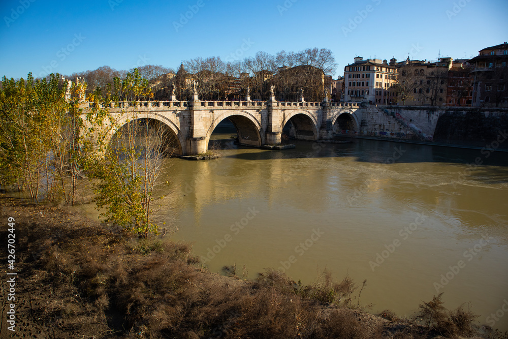 Fototapeta premium Ponte de Sant'Angelo bridge, Lungotevere Castello, Roma, Italy