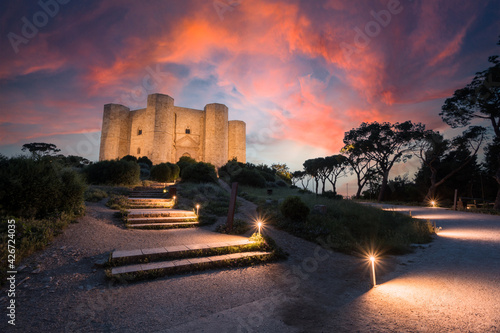 Castel del Monte, costruito da Federico II, patrimonio unesco in Puglia