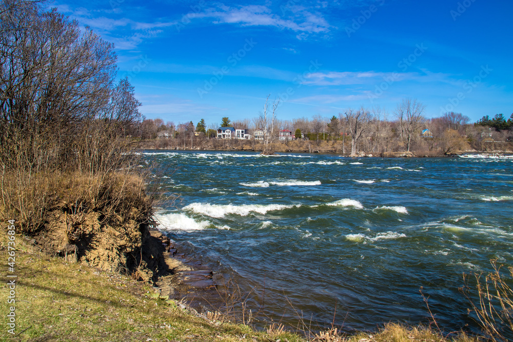 Les rapides de Chambly rapids Richelieu River