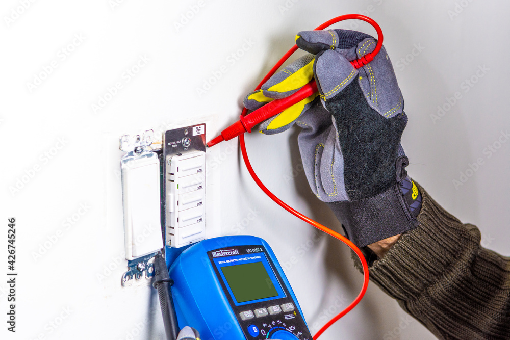 Electrician looking for a fault in the relay Electrician looking for a fault in the relay